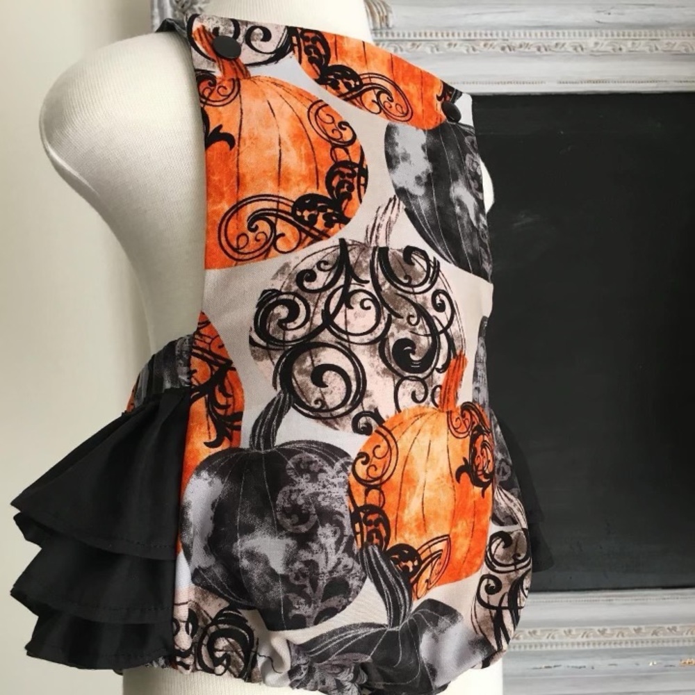 Pumpkin Halloween boutique ruffle bubble romper 9-12 months and bow summerween